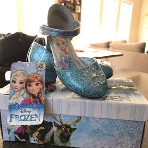 Frozen dress up shoes